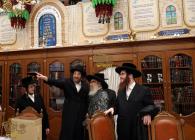 🌴בצל הקודש🌴
רבינו שליט''א ביים מעיין זיין אין די ק