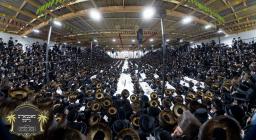 ערשטע בילדער, ליל הושענא רבה בצל הקודש פון כ''ק רב