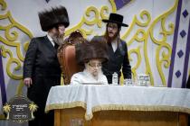 ערשטע בילדער, ליל הושענא רבה בצל הקודש פון כ''ק רב