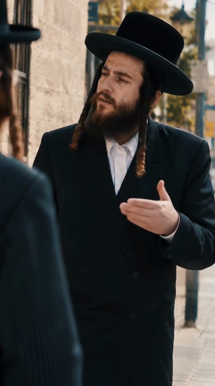 Clean Up Your Credit Cards!
נאדא.זילטש. אראפ מיט ד