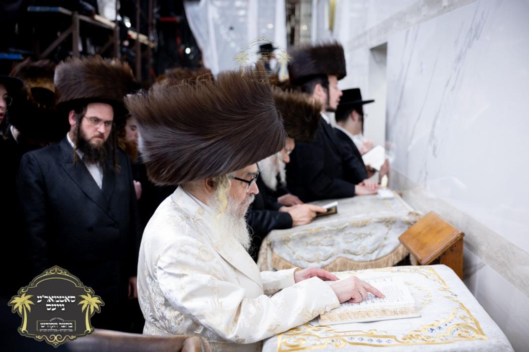 כ''ק רבינו הגה''ק שליט''א ביי מעריב והבדלה און דער