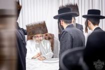 געהויבענעם יום טוב סוכות און צווייטע טעג בחצרות קד