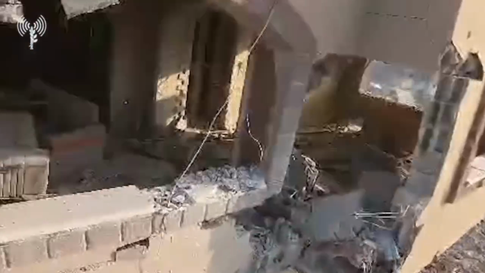 היינט מיט צוויי יאר צוריק, איז דער כאמאס מיליטעריש