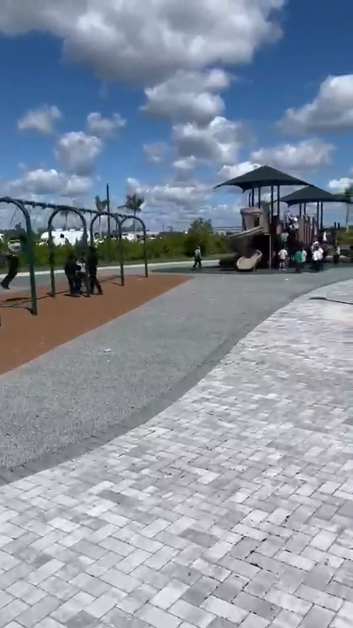 קינדערלעך אין די נייע שטאט לעיקפראנט, פלארידא, שפי