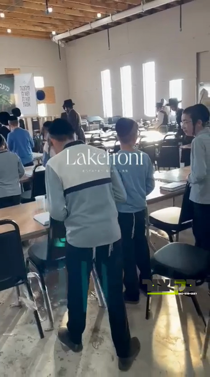 בשעת וואס אן אנטיסעמיטישע כוואליע נעמט ארום דעם ני