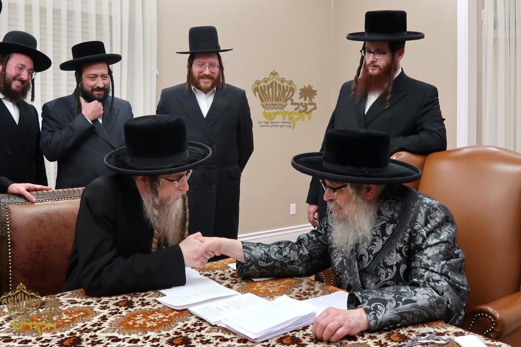 🌴בצל הקודש🌴 
הרה''ג ר' מרדכי פריעדמאן שליט''א - רב