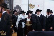 🌴בצל הקודש🌴
תלמידי הישיבה ביים שלום נעמען פון רבינ