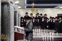🌴בצל הקודש🌴 
רבינו שליט"א ביים פוקד זיין די ציונים