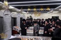 🌴בצל הקודש🌴 
רבינו שליט"א ביים פוקד זיין די ציונים