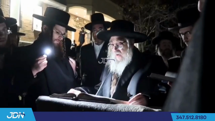 האדמו"ר מסאטמאר ביי קידוש לבנה.