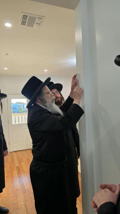 🌴חצר הקודש🌴
כ''ק מרן הגאב''ד שליט''א אויף א קביעות