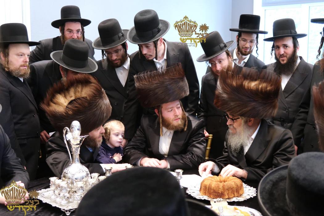 🌴בצל הקודש🌴 
רבינו שליט"א ביים שמחת הברית לבן הנול