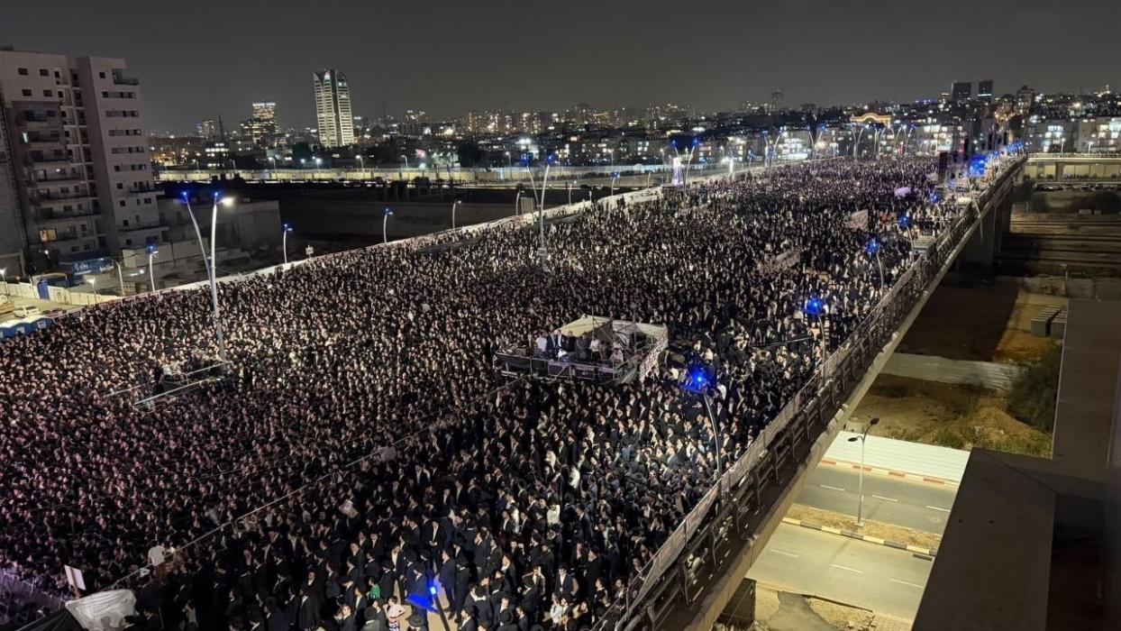 טויזענטער פארזאמלט ביי די אגודת ישראל קאנפרענץ אין