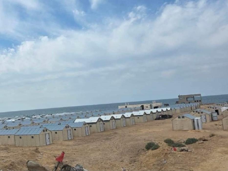 די יו-ען אינסטאלירט נייע שעלטערס פאר איינוואוינער 