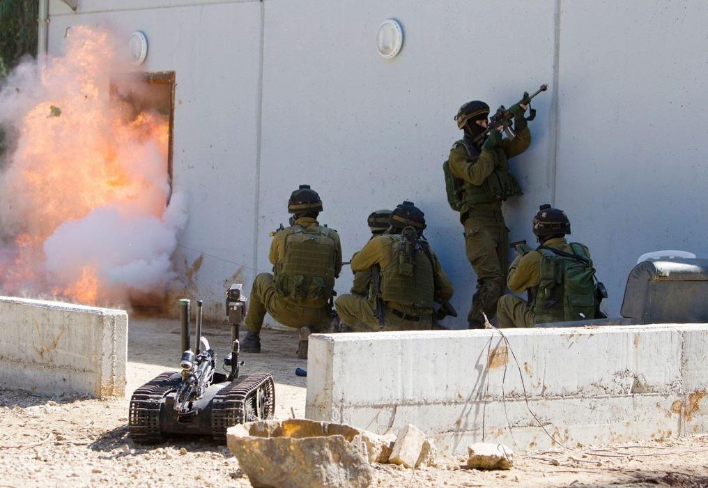 די מדינת ישראל מיליטער איז געשטעלט געווארן אויף א 
