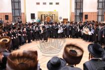 כ״ק מרן אדמו"ר שליט״א ביים מעמד כתיבת האותיות און 