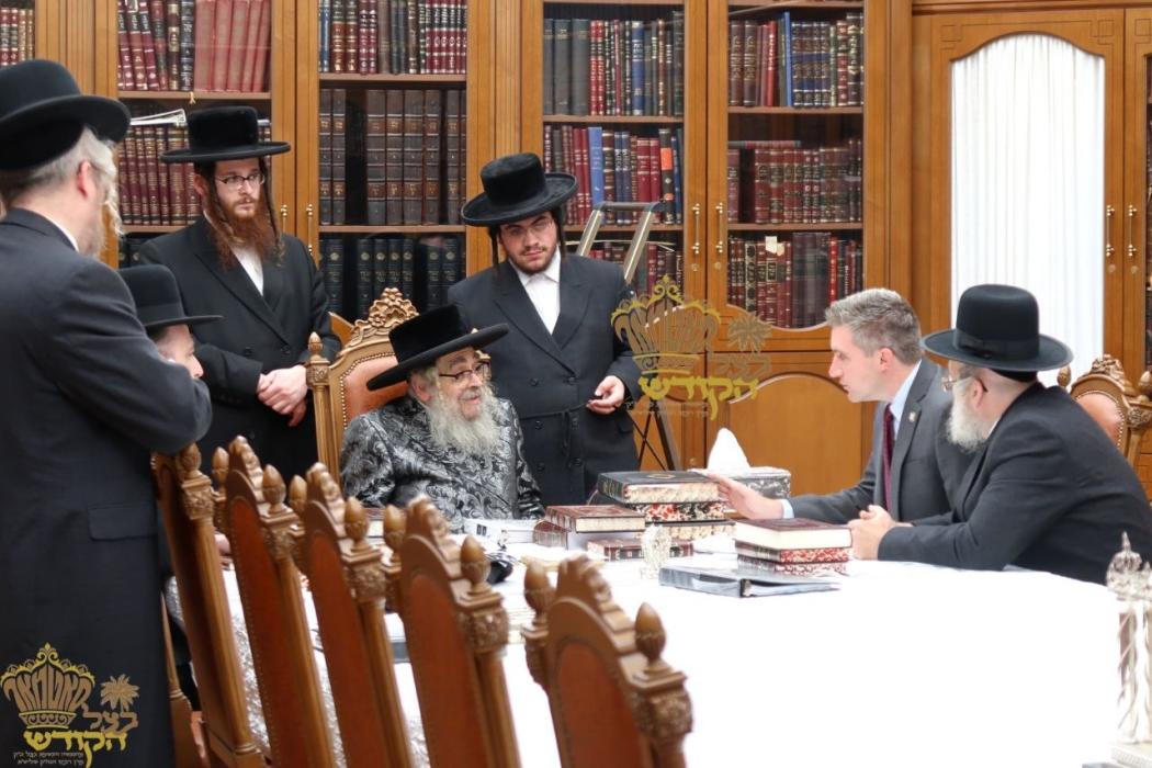 🌴בצל הקודש🌴   
סטעיט סענעטאר 'דזשעימס סקופיס' וועל
